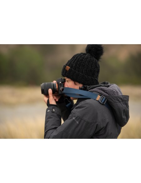 Pasek na szyję lub ramię SLIDE LITE MIDNIGHT v3 niebieski do lekkich aparatów